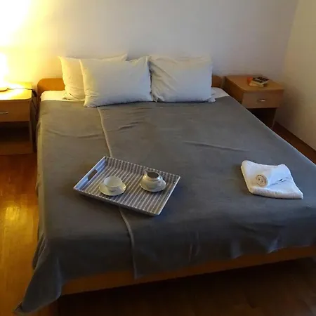 Seafront With Balcony Apartment Novi Vinodolski